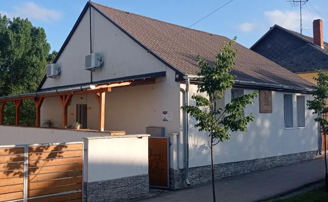 Servus Vendégház 1 Lengyeltoti Exterior foto